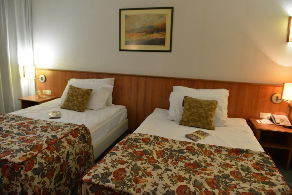 Hotel Karpos Skopje Ngoại thất bức ảnh