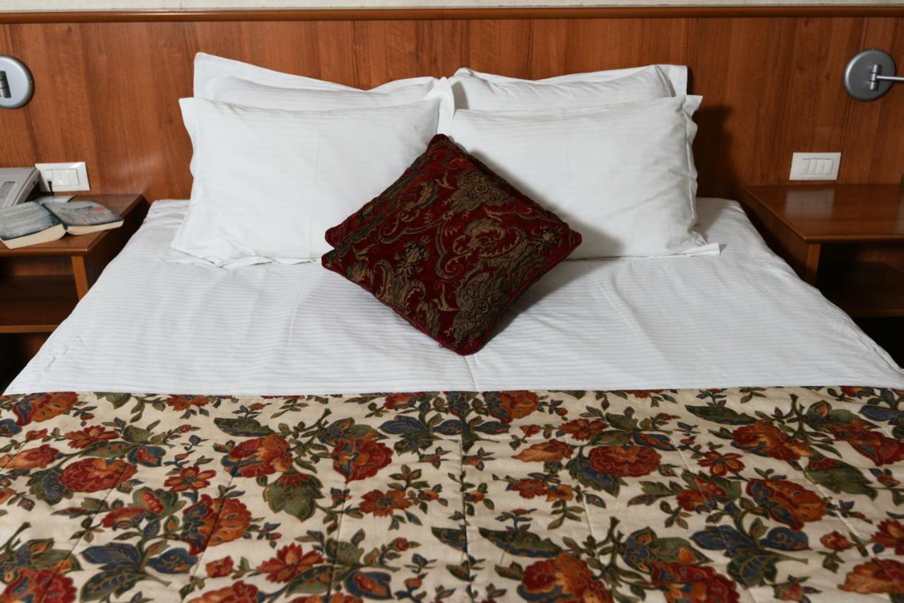 Hotel Karpos Skopje Ngoại thất bức ảnh