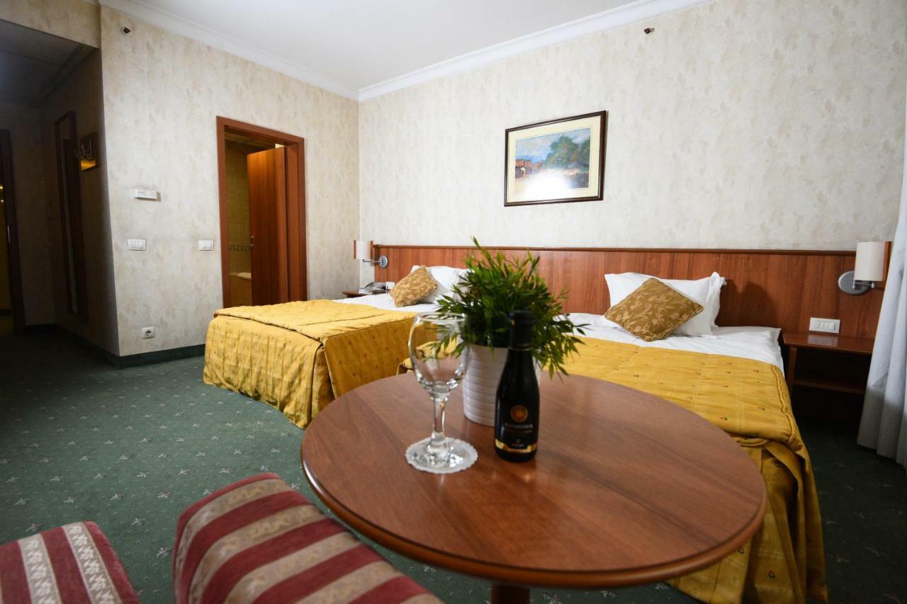 Hotel Karpos Skopje Ngoại thất bức ảnh
